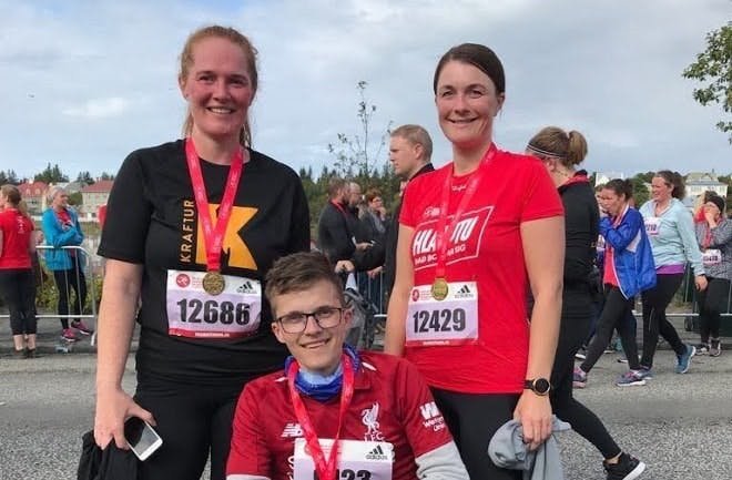 Systur hlaupa í minningu Gunnars Karls