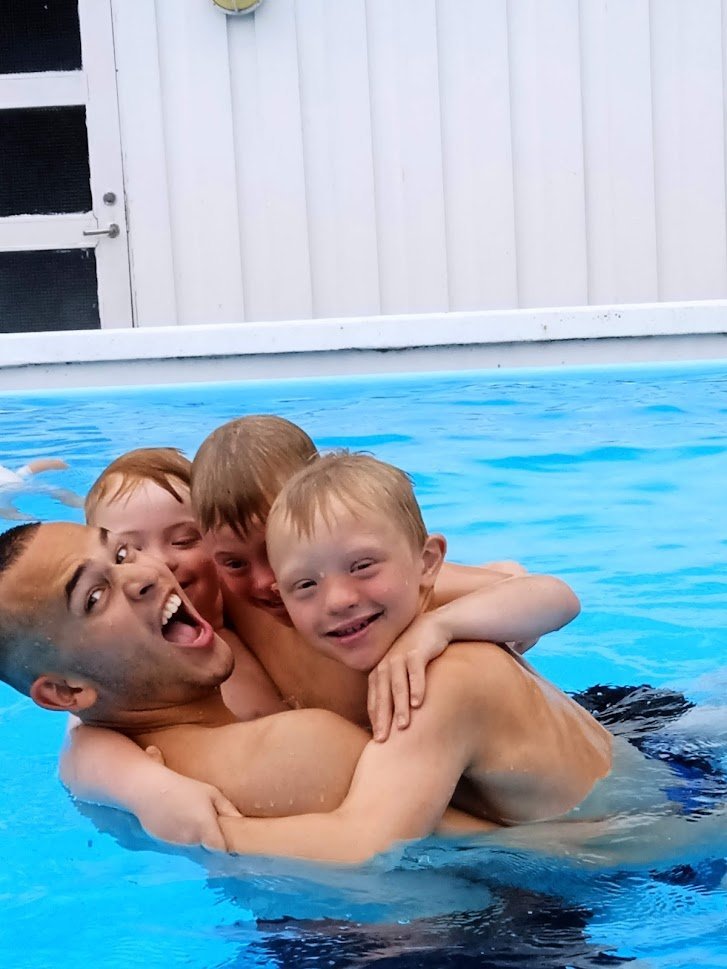 Fjör í sundlauginni í Reykjadal í Mosfellsdal