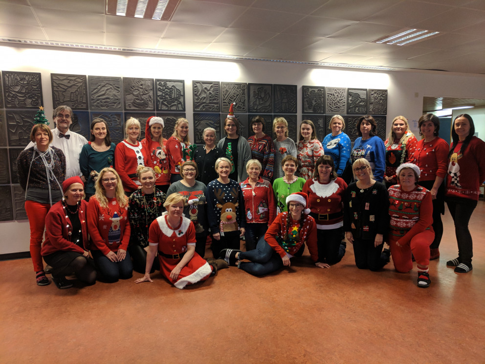 Starfsfólk Æfingastöðvarinnar og Styrktarfélags lamaðara og fatlaðra í jólaskapi!