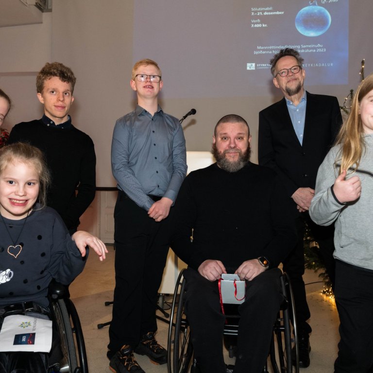 Heimur eftir Guðjón Ketilsson er Kærleikskúla ársins & Haraldur Þorleifsson hlaut Kærleikskúluna ári…