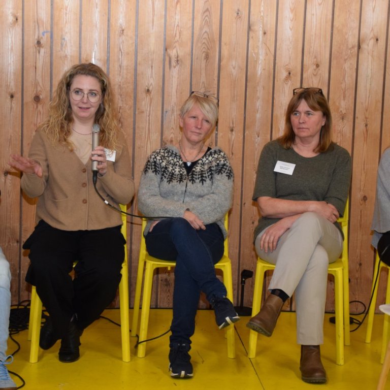 Fullt hús á ráðstefnu Æfingastöðvarinnar Að styðjast við dýr í starfi með fólki