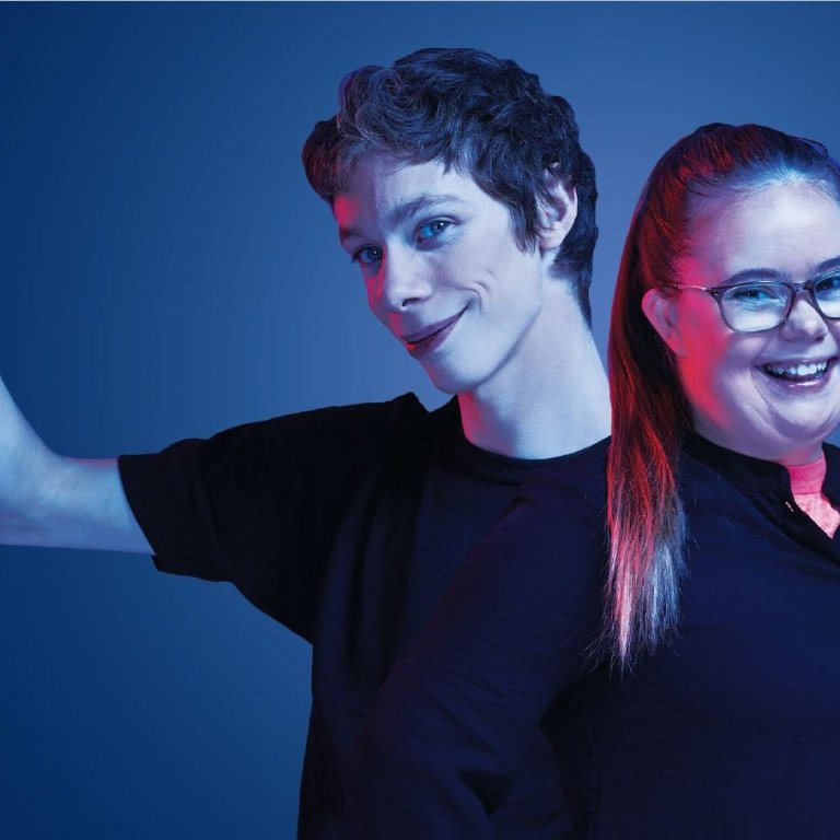 Daníel Smári og Katla Sif með Kærleikskúluna Þögn