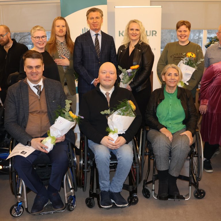 Andrea Rói Sigurbjörns, forstöðumaður Reykjadals, ásamt styrkhöfum