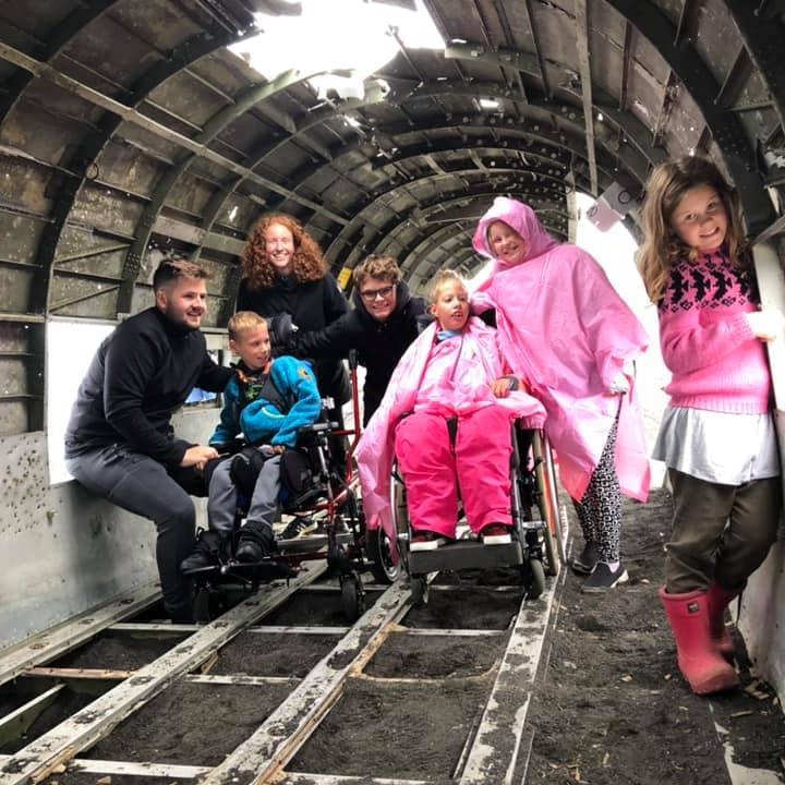 Nokkrir gestir í flugvélaflakinu á Sólheimasandi